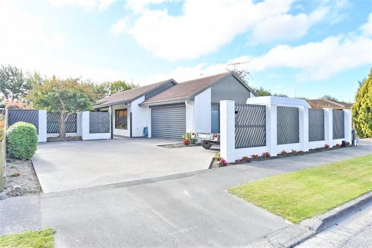 Photo of property in 72 Sarabande Avenue, Redwood, Christchurch, 8051