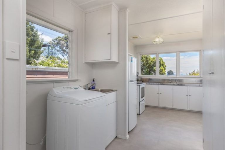 Photo of property in 16 Martin Street, Monaco, Nelson, 7011