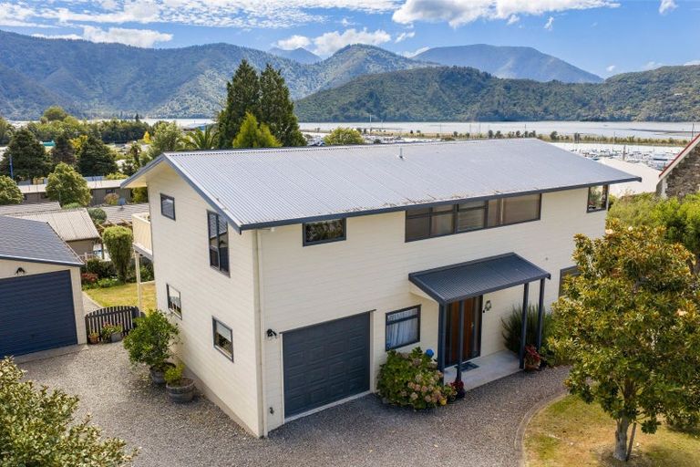 Photo of property in 28 Lawrence Street, Havelock, 7100