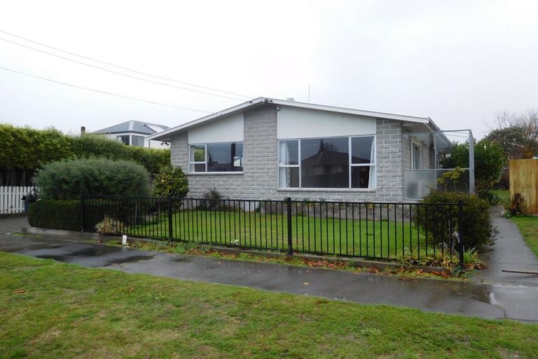 Photo of property in 13 Lake Terrace Road, Burwood, Christchurch, 8061