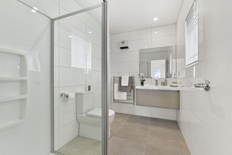 Photo of property in 7 Pepene Avenue, Takanini, 2112