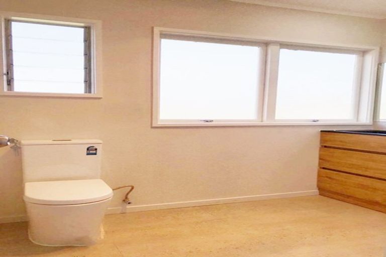 Photo of property in 7 Bentley Avenue, Glenfield, Auckland, 0629