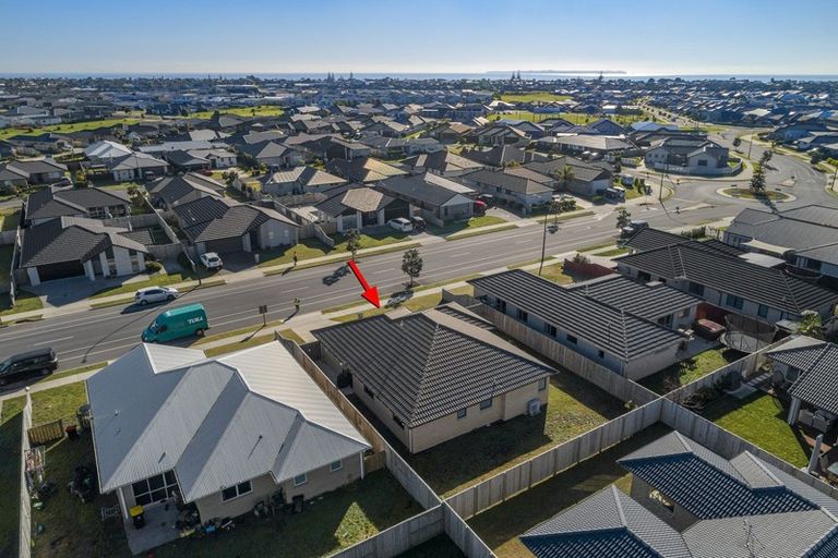 Photo of property in 27 Livingstone Drive, Papamoa Beach, Papamoa, 3118