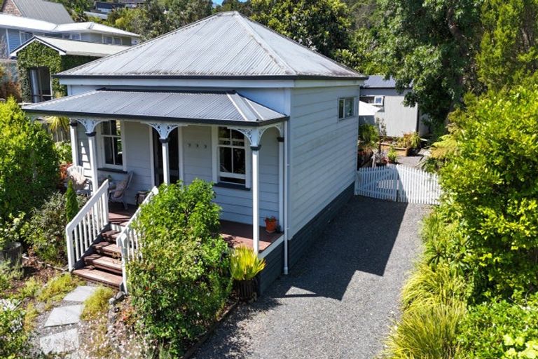 Photo of property in 15 Pomare Road, Russell, 0202