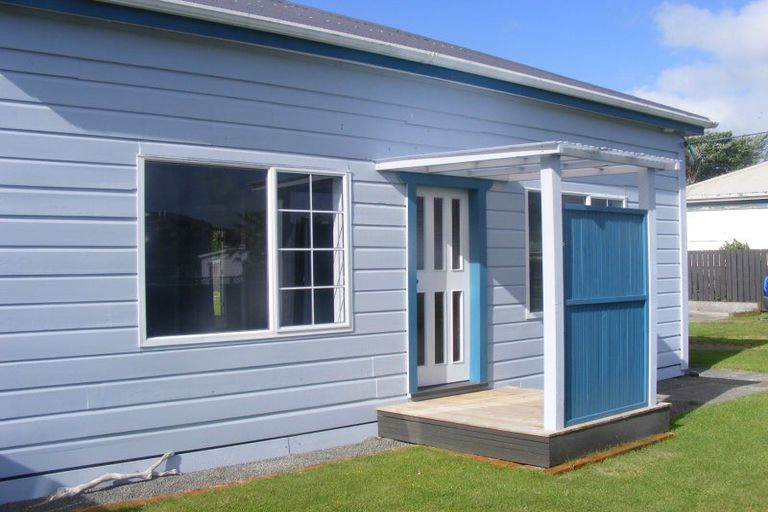 Photo of property in 1 Frances Street, Foxton, 4814