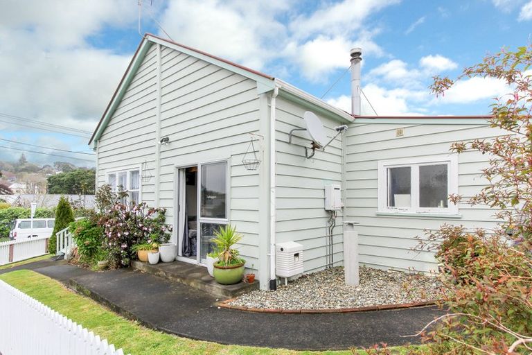 Photo of property in 88 Young Street, New Plymouth, 4310