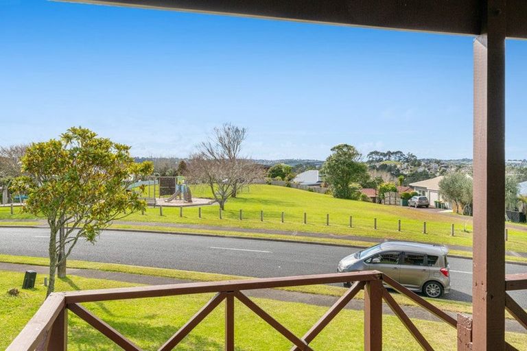 Photo of property in 24 Bronzewing Terrace, Unsworth Heights, Auckland, 0632