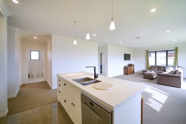 Photo of property in 20 Varsity Heights, Fitzherbert, Palmerston North, 4410