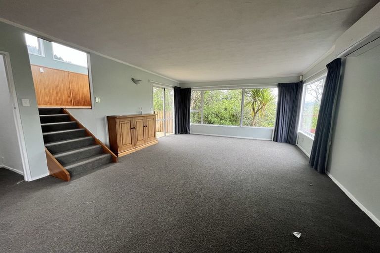 Photo of property in 1 Fyvie Avenue, Tawa, Wellington, 5028