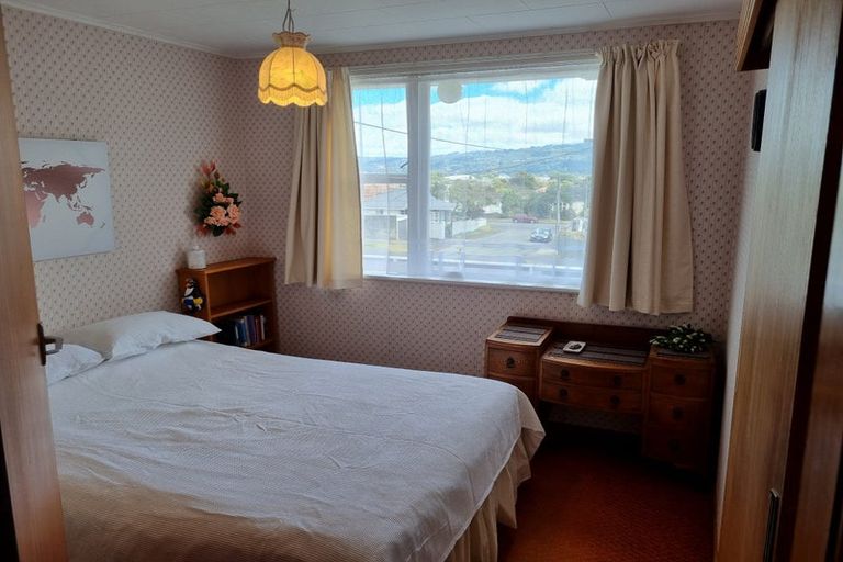 Photo of property in 4 Bella Grove, Naenae, Lower Hutt, 5011