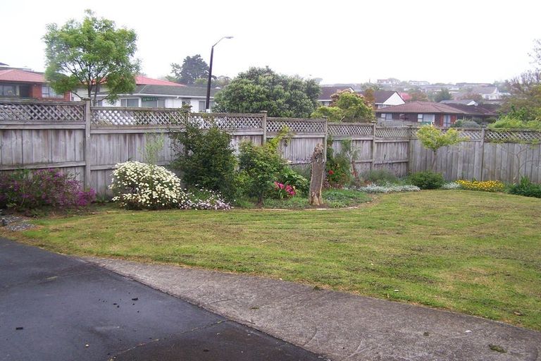 Photo of property in 4 Cromdale Avenue, Highland Park, Auckland, 2010
