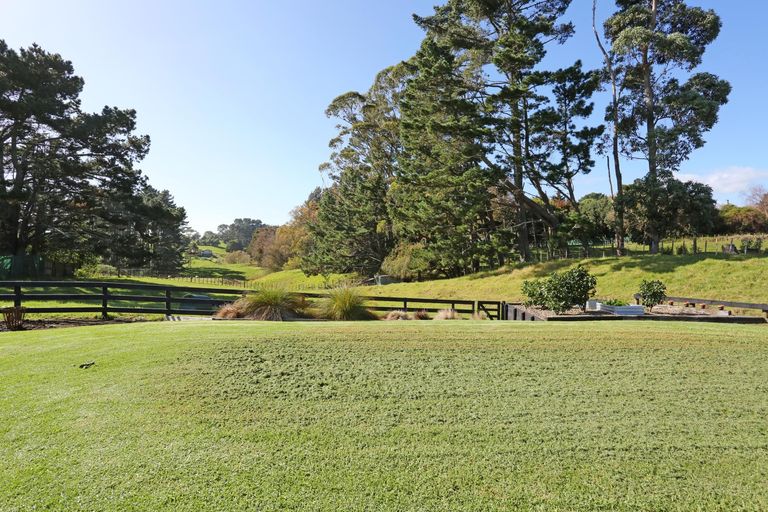 Photo of property in 110 Reid Road, Glenbrook, Waiuku, 2681