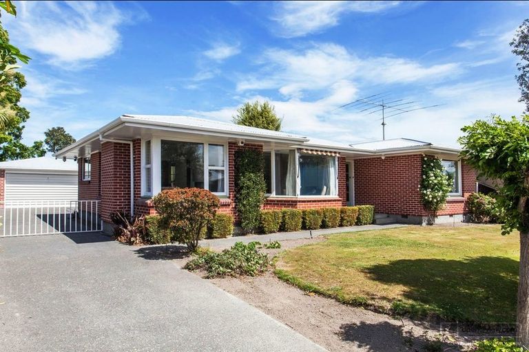 Photo of property in 42 Grahams Road, Ilam, Christchurch, 8041