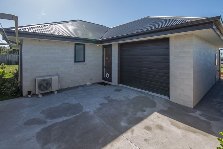 Photo of property in 12b Watkins Drive, Rangiora, 7400