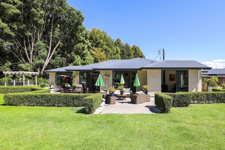 Photo of property in 16 Karaka Place, Kinloch, Taupo, 3377