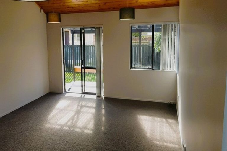 Photo of property in 1/36a Kelvin Road, Papakura, 2110