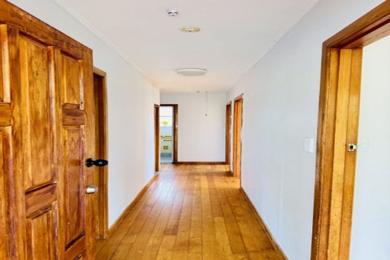 Photo of property in 81 Ennis Avenue, Pakuranga Heights, Auckland, 2010