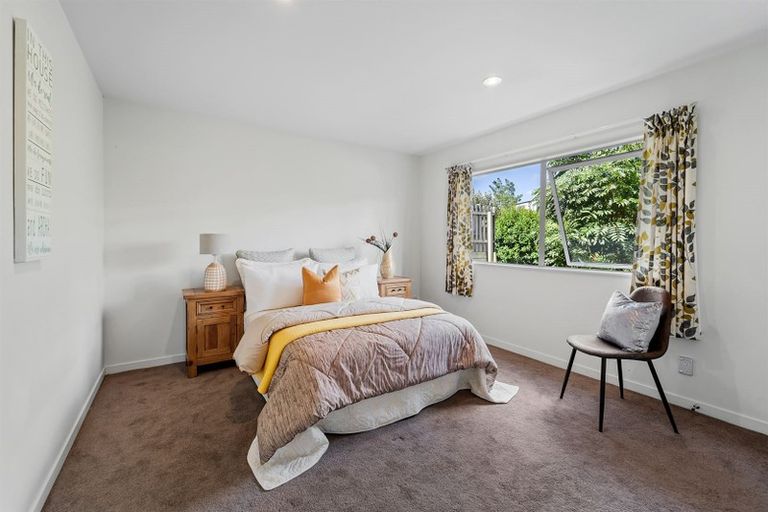 Photo of property in 25 Ballyboe Place, Pinehill, Auckland, 0632