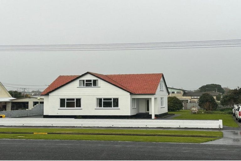 Photo of property in 87 Queen Street, Waitara, 4320