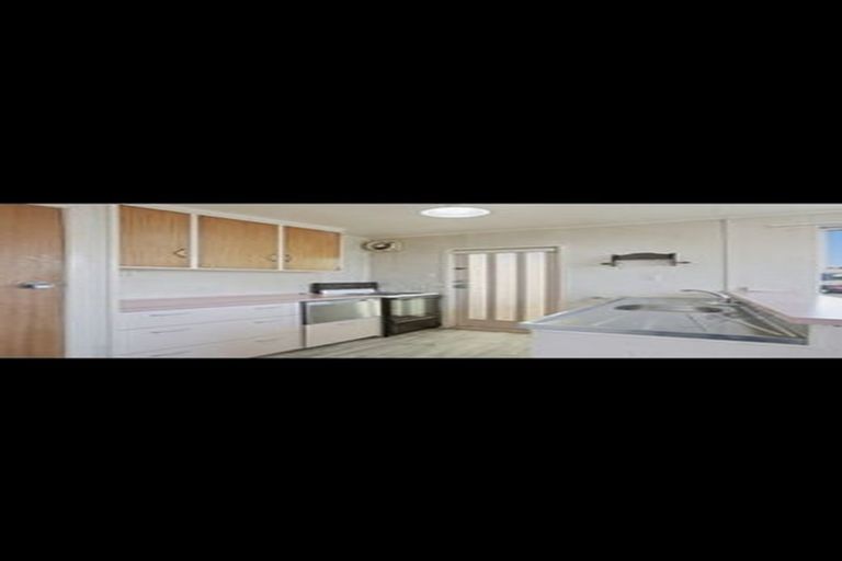Photo of property in 14 Huatoki Street, Vogeltown, New Plymouth, 4310