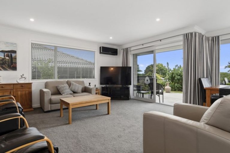 Photo of property in 10 Vista Close, Omokoroa, 3114