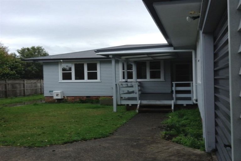 Photo of property in 86 Sturges Road, Henderson, Auckland, 0612