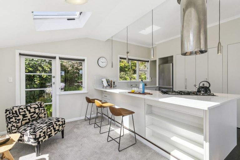 Photo of property in 2 Poona Street, Khandallah, Wellington, 6035