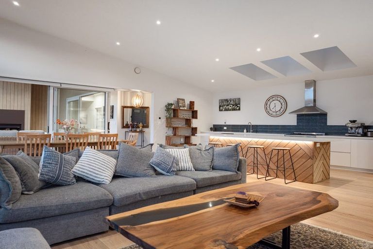 Photo of property in 37 Pahoia Beach Road, Whakamarama, Tauranga, 3172