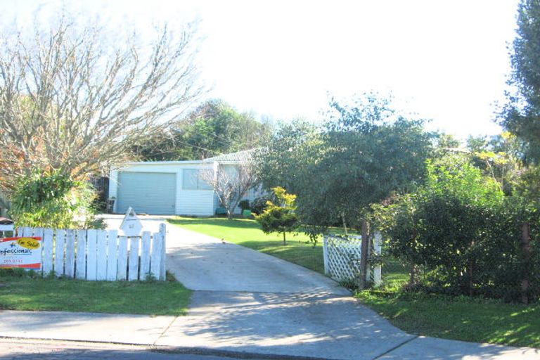 Photo of property in 13 Surrey Street, Manurewa, Auckland, 2102