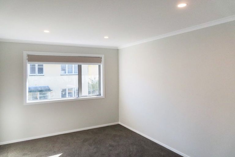 Photo of property in 5 John Reynolds Square, Hutt Central, Lower Hutt, 5010