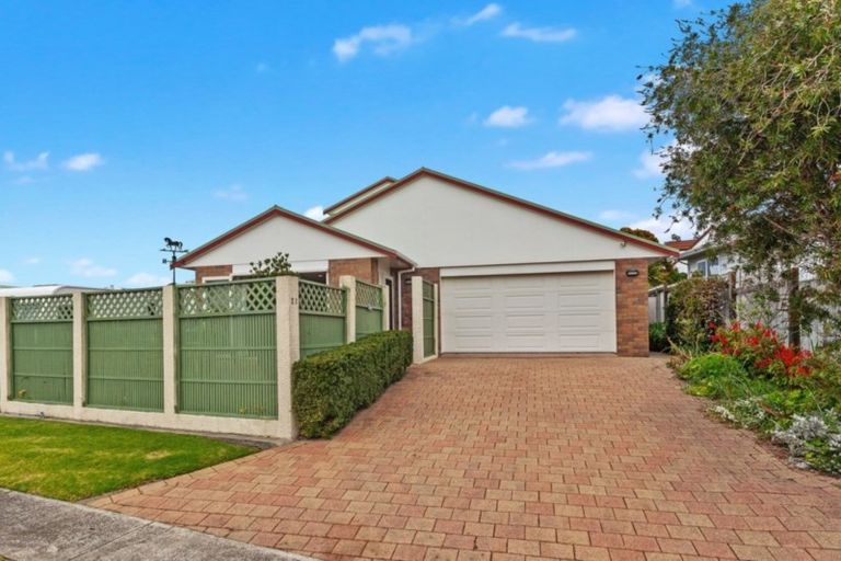 Photo of property in 21 The Glebe, Coastlands, Whakatane, 3120