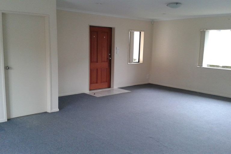 Photo of property in 6 Maadi Place, Papakura, 2110