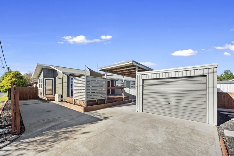 Photo of property in 1 Warwick Avenue, St Andrews, Hamilton, 3200