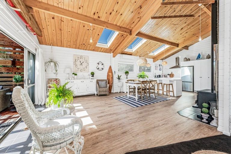 Photo of property in 11 Swindells Road, Waikuku Beach, 7473