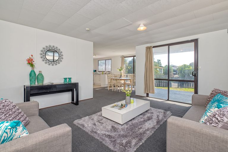 Photo of property in 47 Heathdale Crescent, Papakura, 2110