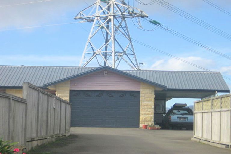 Photo of property in 6 Opurere Grove, Tirohanga, Lower Hutt, 5010
