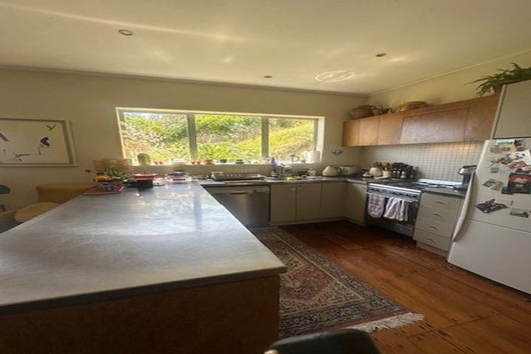 Photo of property in 1 Hungerford Road, Lyall Bay, Wellington, 6022