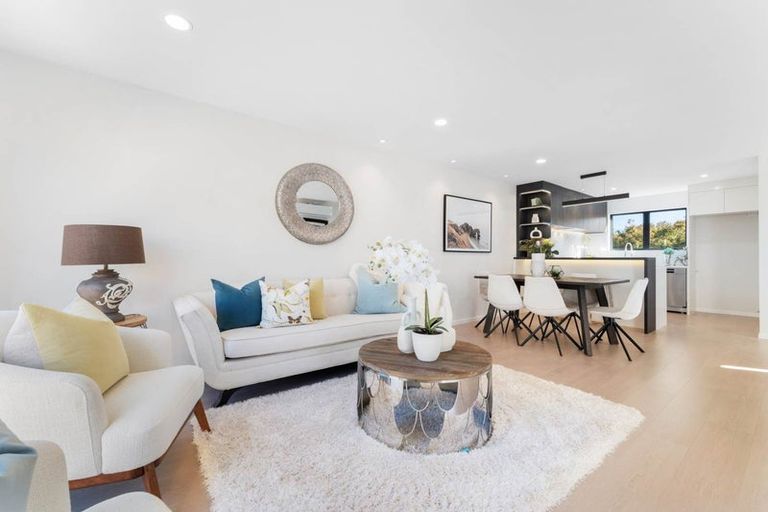 Photo of property in 11a Bowman Road, Forrest Hill, Auckland, 0620