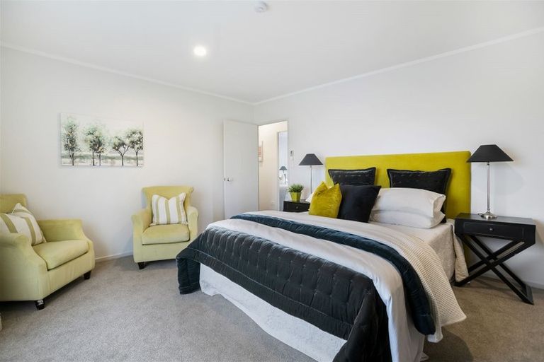 Photo of property in 24a Alexander Street, Cockle Bay, Auckland, 2014