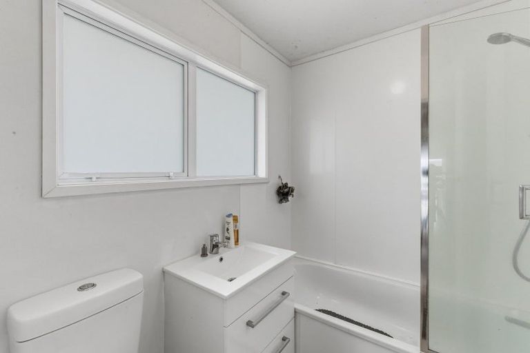 Photo of property in 9 Waiheke Street, Waikanae Beach, Waikanae, 5036