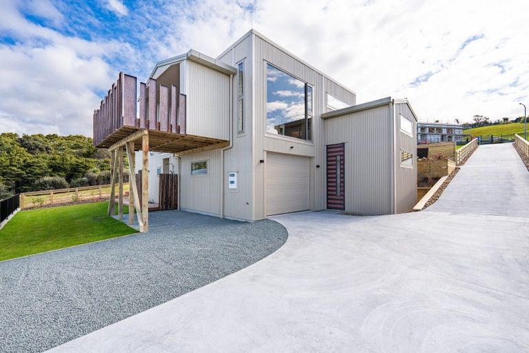 Photo of property in 5 Blue Moon Rise, Langs Beach, 0582