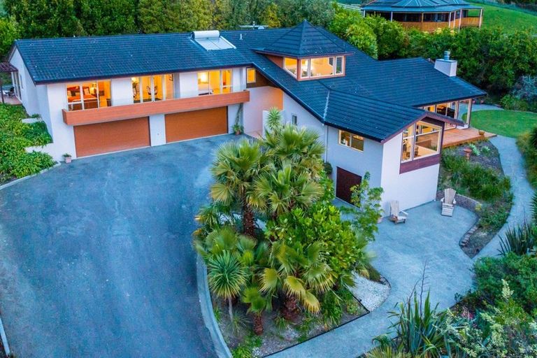 Photo of property in 28 Aston Road, Waikanae, 5391