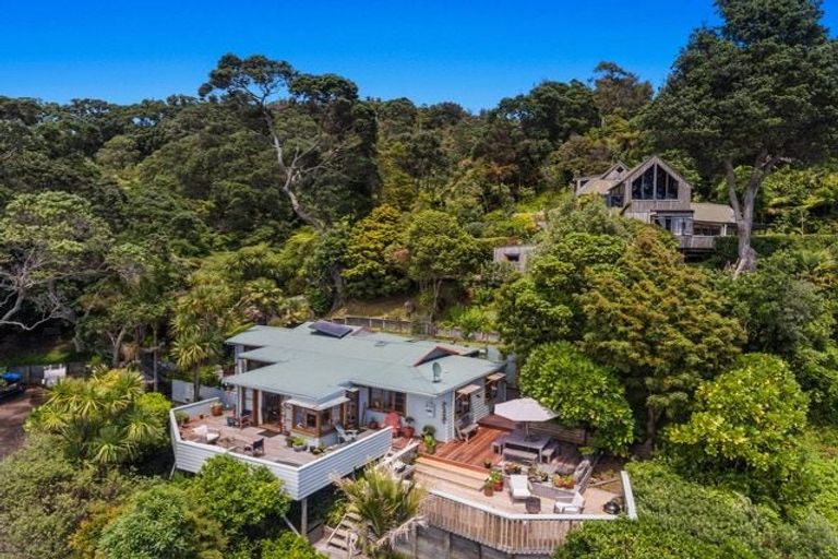 Photo of property in 16 Pohutukawa Avenue, Ohope, 3121