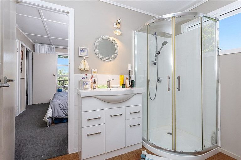 Photo of property in 40 James Mcleod Road, Shelly Beach, Helensville, 0874