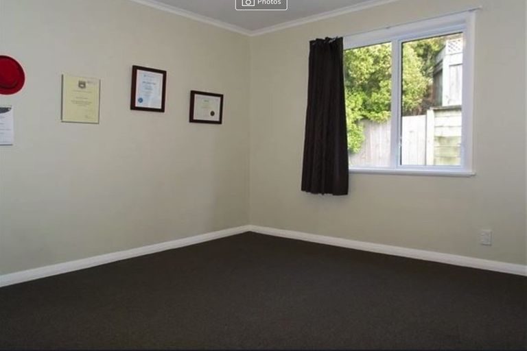 Photo of property in 106 Broderick Road, Johnsonville, Wellington, 6037