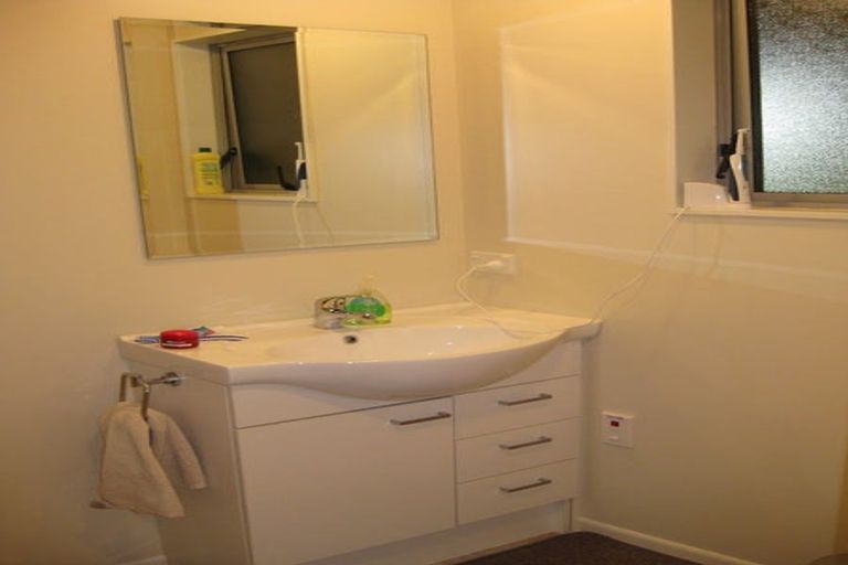 Photo of property in 47 Fitzpatrick Street, Newlands, Wellington, 6037