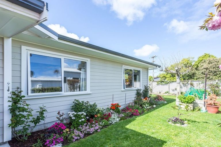 Photo of property in 2 Sam Meads Way, Greytown, 5712