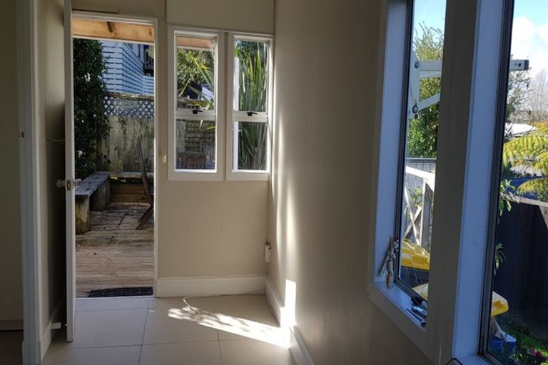 Photo of property in 8a Matama Road, Glen Eden, Auckland, 0602