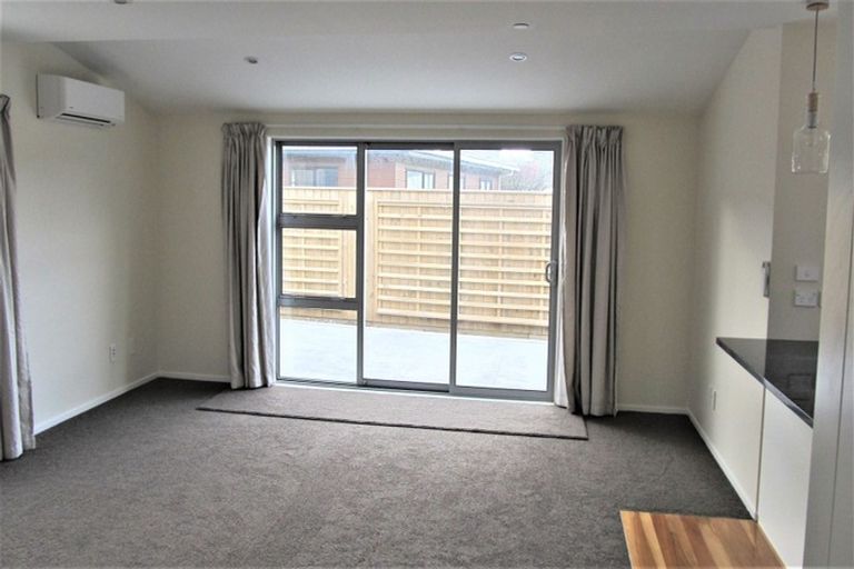 Photo of property in 9 Linden Avenue, Tawa, Wellington, 5028