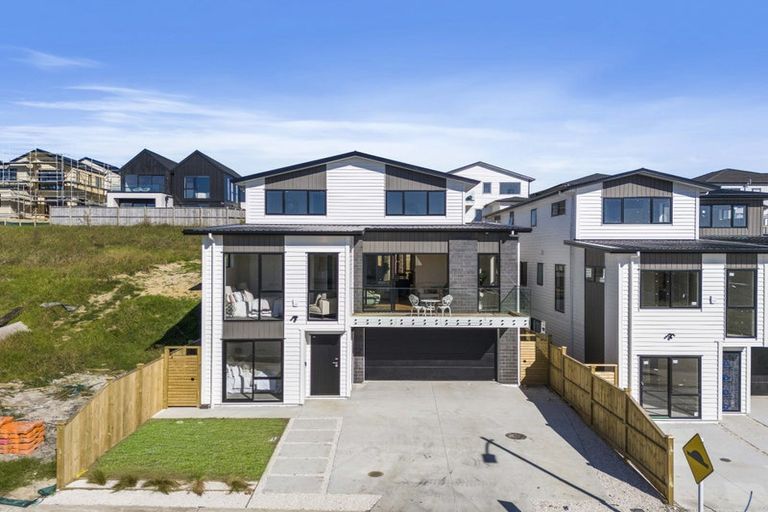 Photo of property in 32 Grand Ridge Avenue, Flat Bush, Auckland, 2019